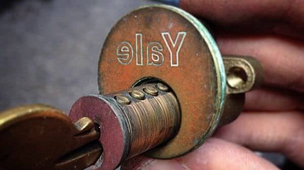 Срочная замена замков в Астрахани