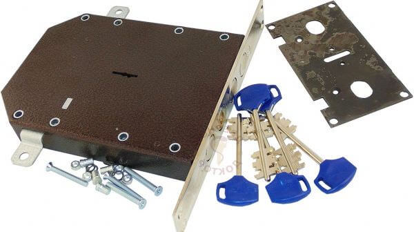 Замена замков в металлических дверях Эльбор